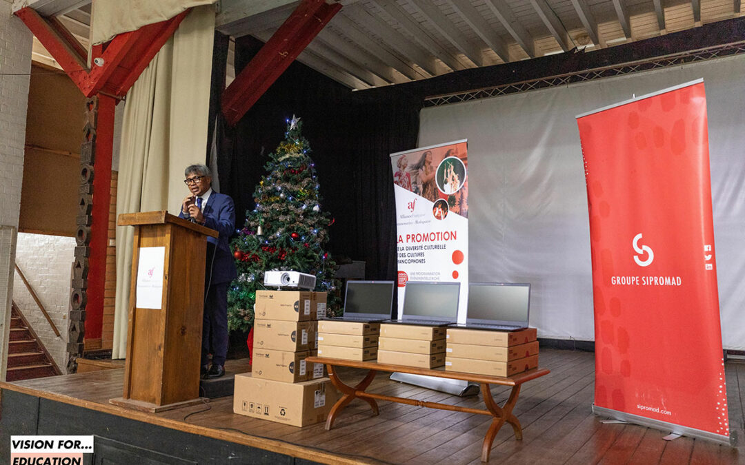 DONS DE MATERIELS INFORMATIQUES A L’ALLIANCE FRANÇAISE D’ANTANANARIVO